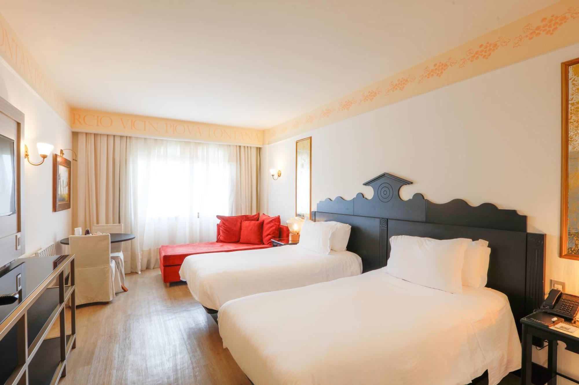 Spa Do Vinho Condominio Vitivinicola Bento Goncalves Bagian luar foto A typical room at a Novotel