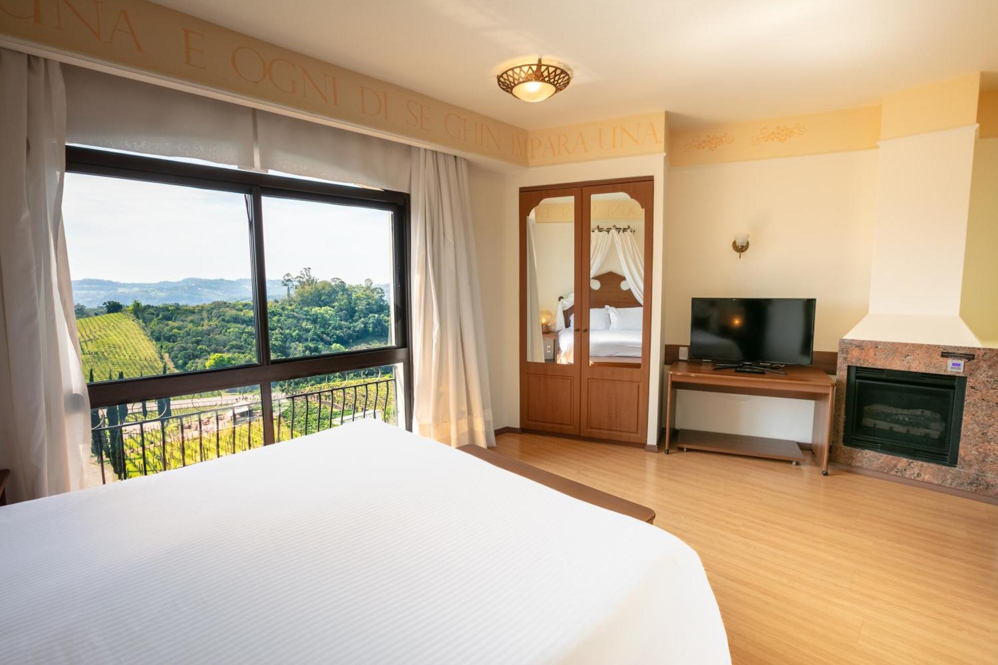 Spa Do Vinho Condominio Vitivinicola Bento Goncalves Bagian luar foto A bedroom at the hotel