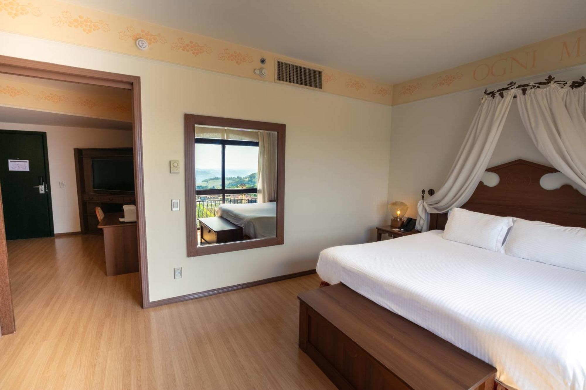 Spa Do Vinho Condominio Vitivinicola Bento Goncalves Bagian luar foto A bedroom at the hotel