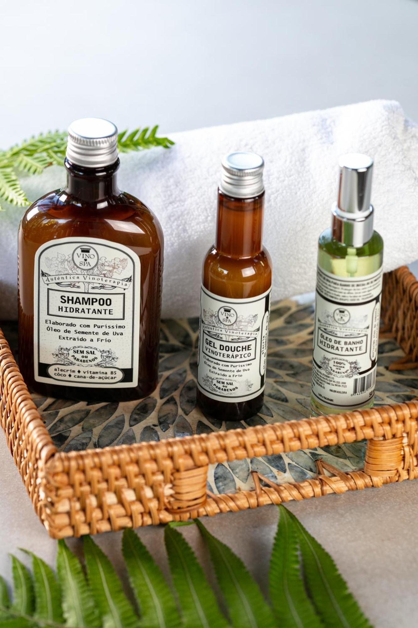 Spa Do Vinho Condominio Vitivinicola Bento Goncalves Bagian luar foto A selection of natural cosmetics